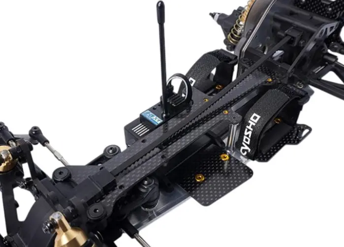 Battery pack and ESC power connections inside an RC car